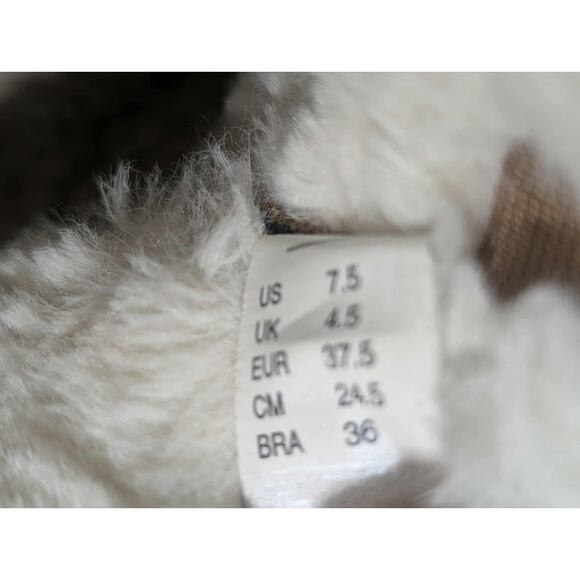 Skechers On the GO Cozies Women's 7.5 Faux Fur Winter Ankle Boots Taupe - Picture 8 of 9